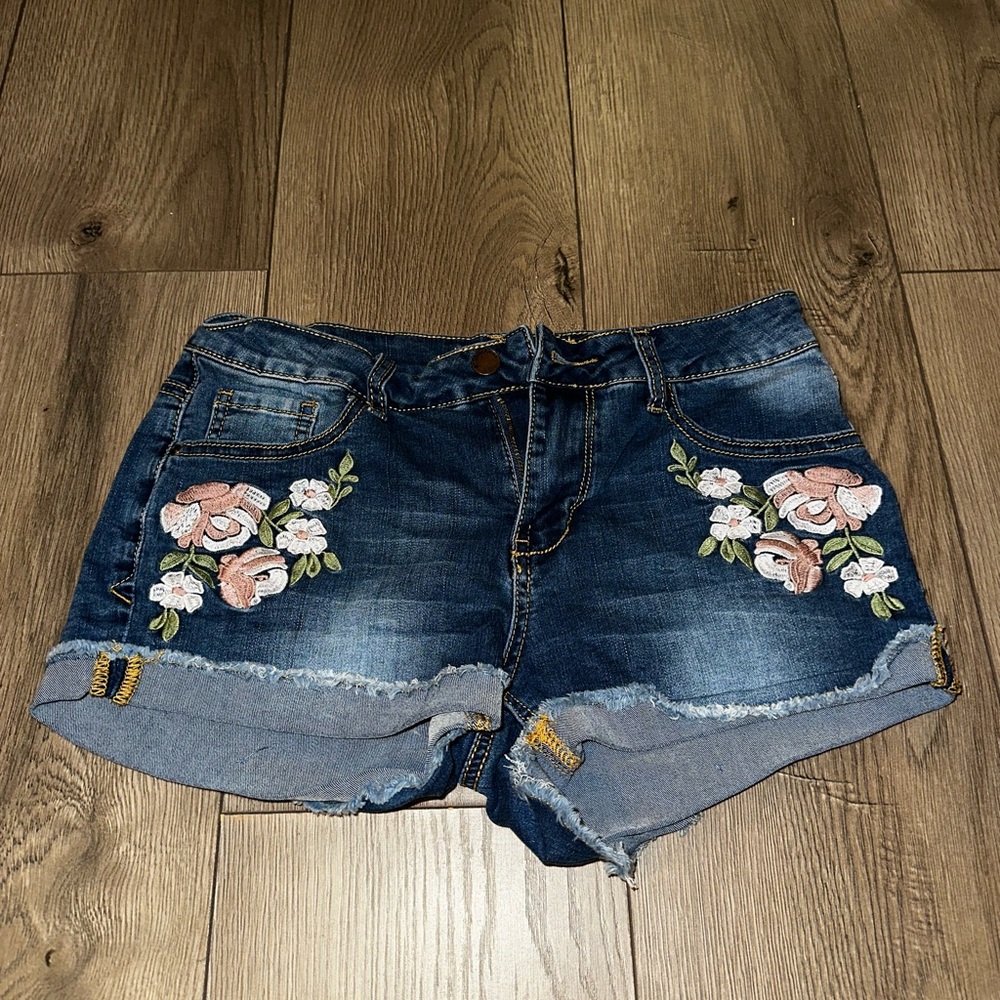 Encore Jeans Blue Floral Embroidered Shorts - Picture 1 of 3